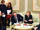 Доллар по 33, поражения на Донбассе, Минск-2 и декоммунизация. Что принес Украине 2015 год