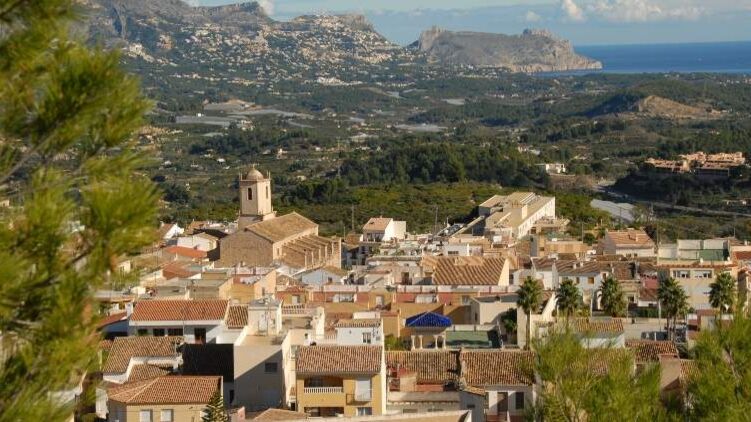 Полки, румыны и чехи массово интересуются жильем в Испании на случай вторжения России 