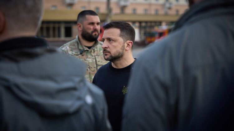 Президент Владимир Зеленский надеется с новой американской помощью переломить ситуацию на фронте. Фото: president.gov.ua