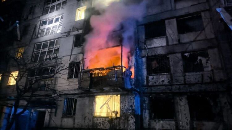 Наслідки удару по багатоповерхівці у Дніпрі. Фото: ЗМІ