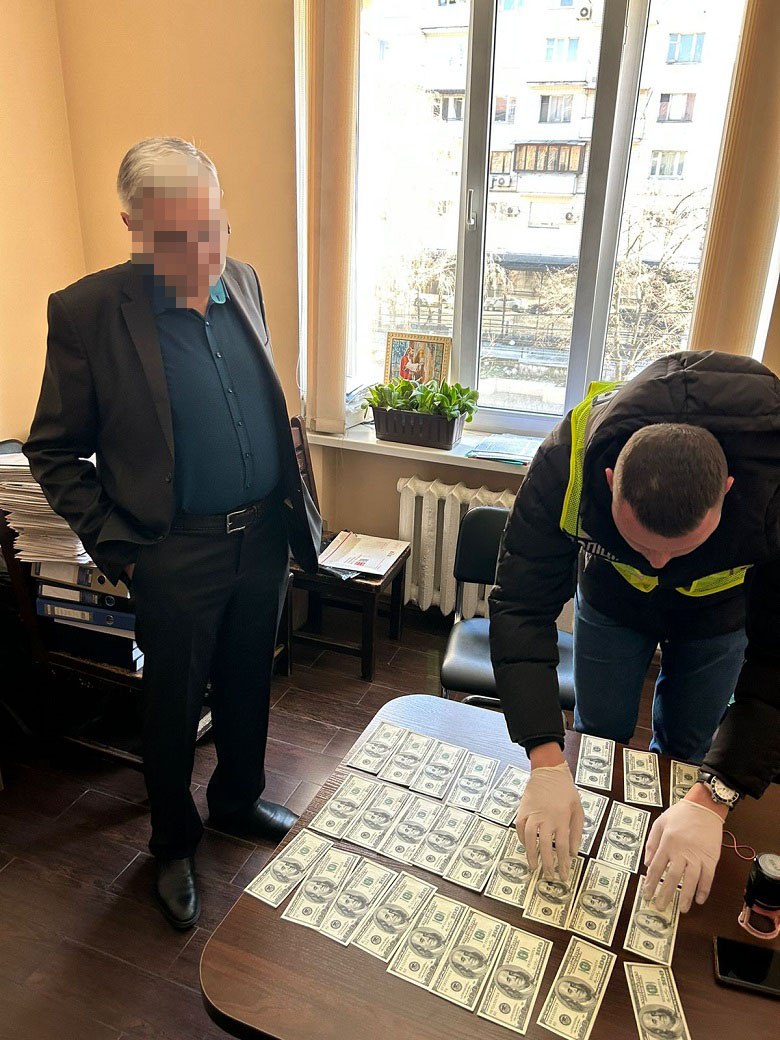 В Киеве задержали заведующего медучреждением