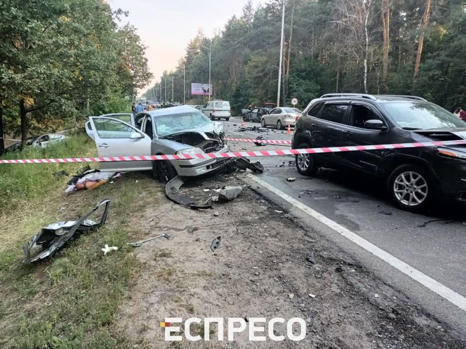 В Голосеевском районе Киева произошло масштабное ДТП