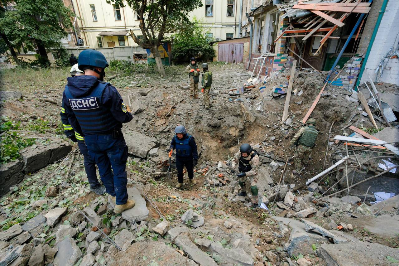 Синегубов опубликовал новые фото повреждений в Харькове