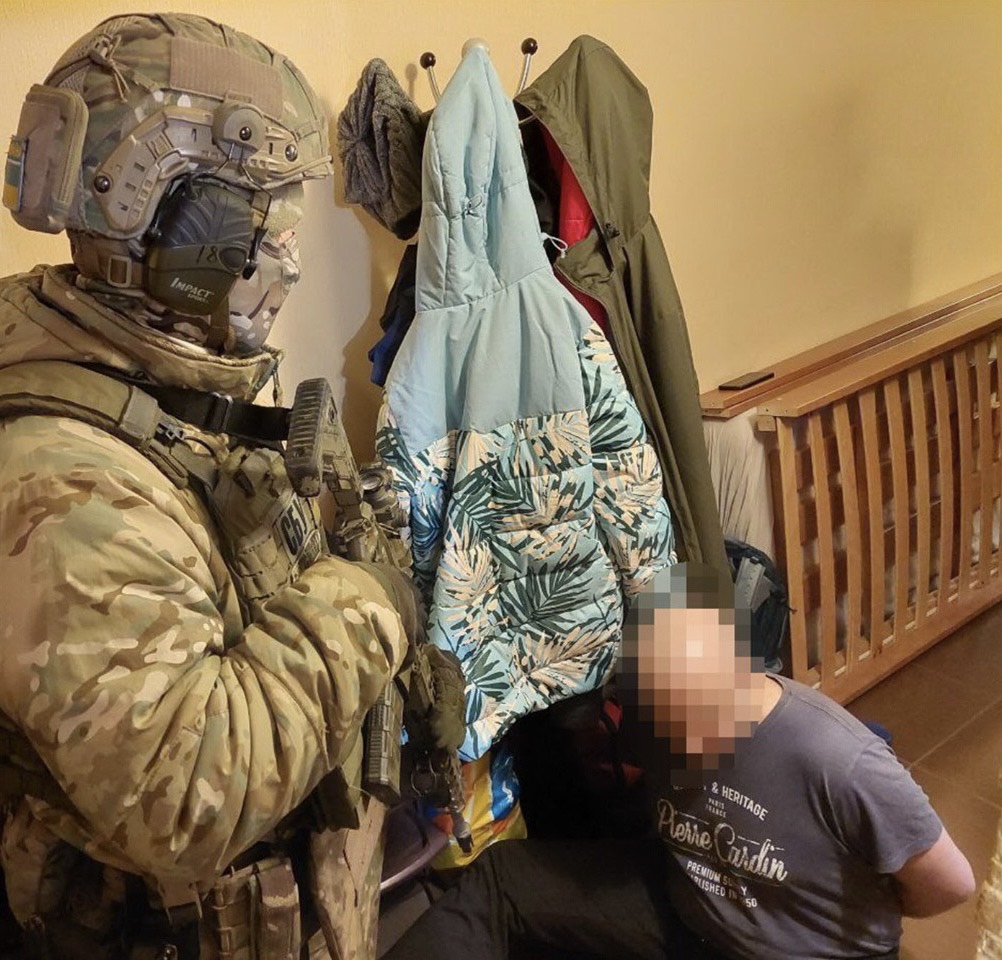 В Черкассах работник медучреждения сливал ФСБ координаты военных и энергообъектов