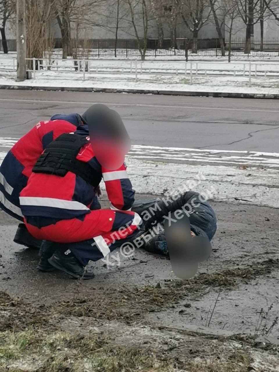Наслідки обстрілу Херсона Фото з місцевих пабліків