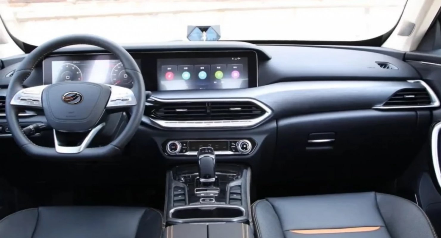 Салон китайского кроссовера