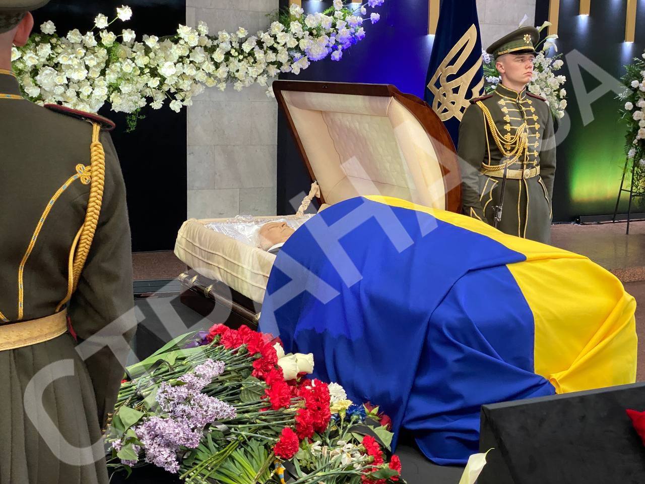 Прощание с Кравчуком. Фото: Страна