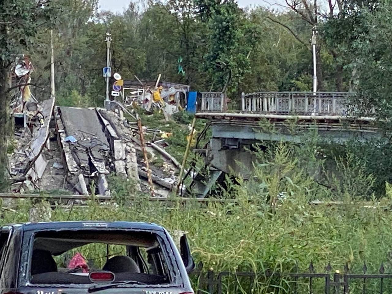 Мост у Святогорской лавры