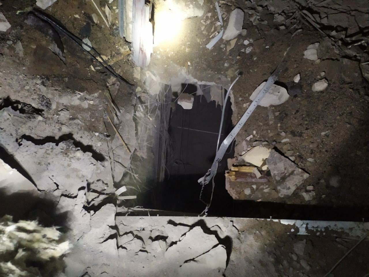 Последствия обстрела химзавода "Стирол" в Горловке