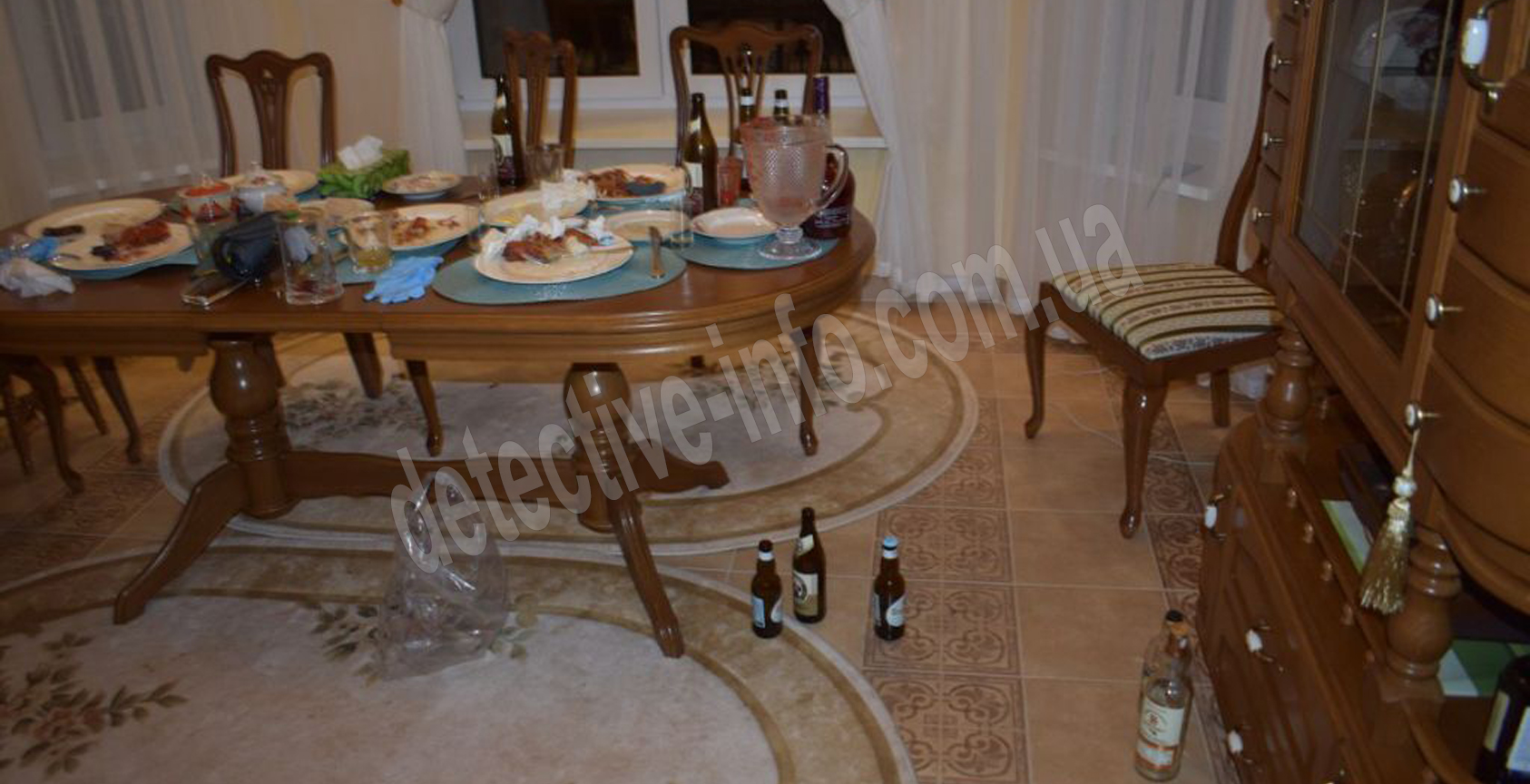 Фото стола, за которым перед смертью отдыхал судья Виталий Писанец