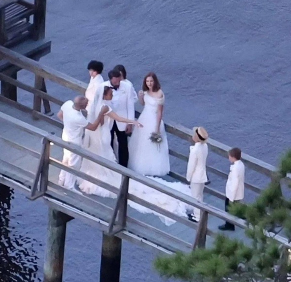 Бен Аффлек и Дженнифер Лопес поженились во второй раз