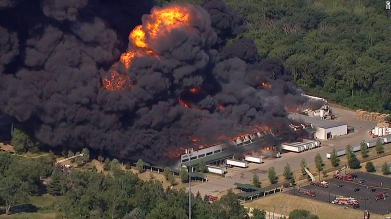 Причина взрыва пока не известна