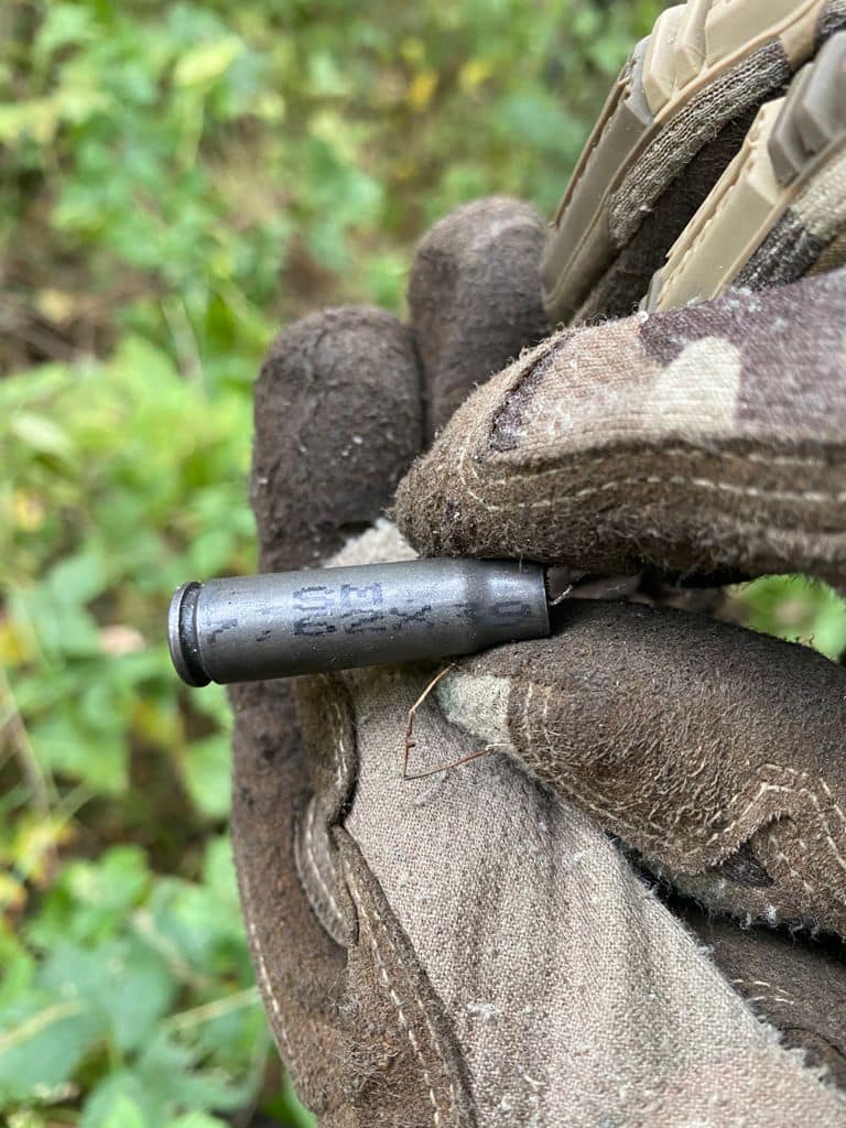 В Министерстве иностранных дел заявили, что в таких патронах меняли порох, заново маркировали как гражданский боеприпас и заново вставляли пулю