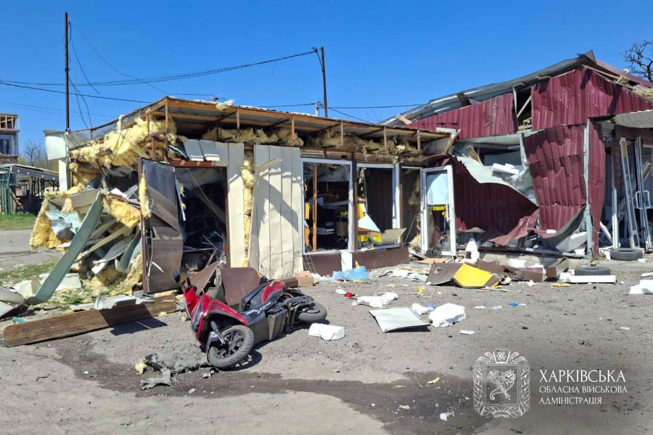 Фото (3) последствий ракетного удара по Мерефе. Источник – Харьковская ОВА